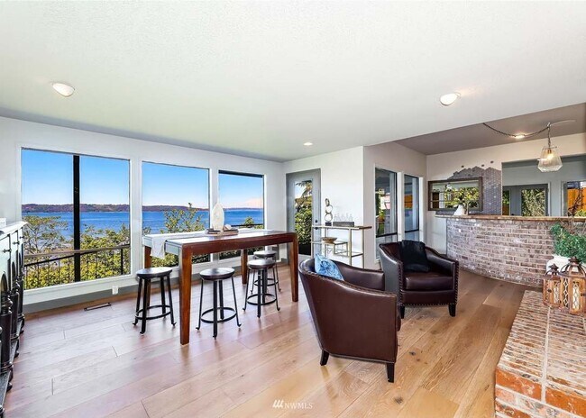 Foto del edificio - 3620 SW Dash Point Rd