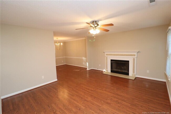 Foto del edificio - 211 Amberglow Pl