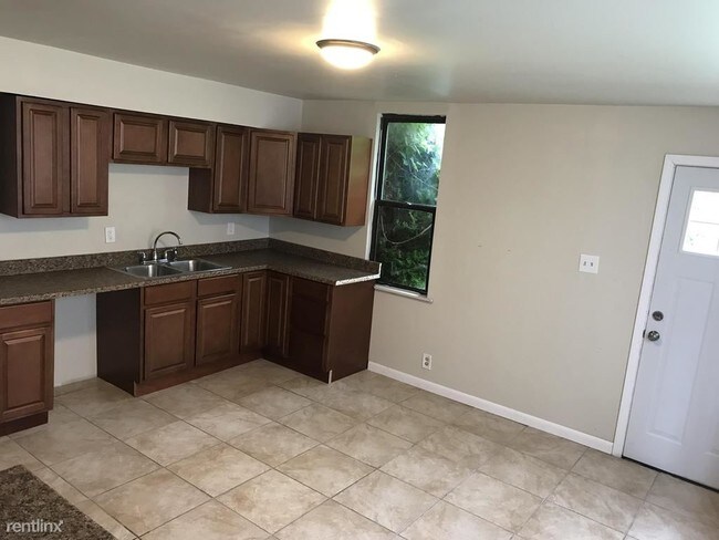 Foto del edificio - 2 br, 1 bath House - 116 Rochelle St