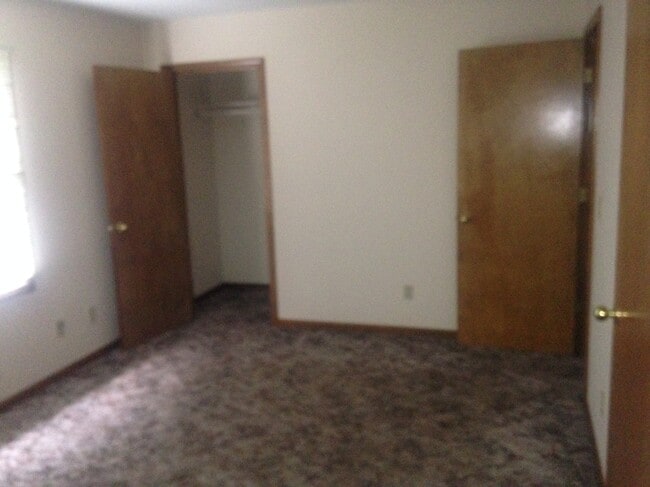 Building Photo - 4609 W Millbrook Dr