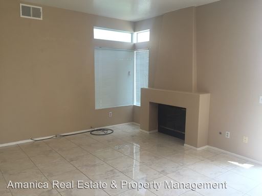 Foto del edificio - 10833 Village Rd