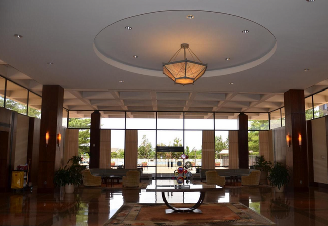 Lobby - 3701 S George Mason Dr