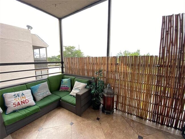 Foto del edificio - 3700 N Pine Island Rd