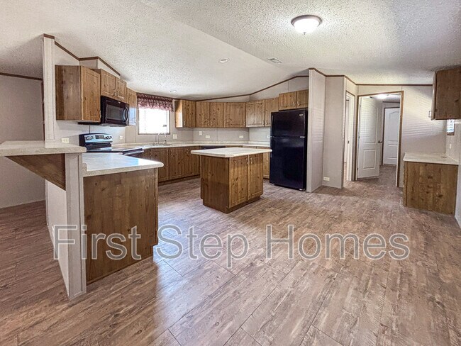 Building Photo - 618 San Rafael