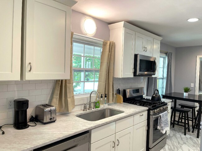 Foto del edificio - 1408 Lockwood Dr SW