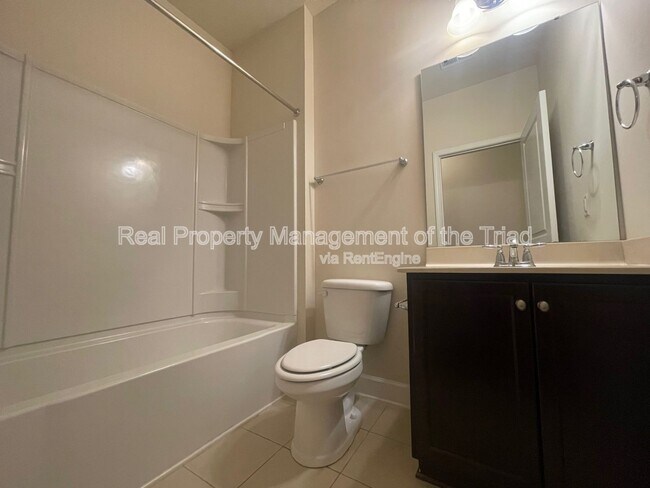 Foto del edificio - 306 Summerwalk Rd