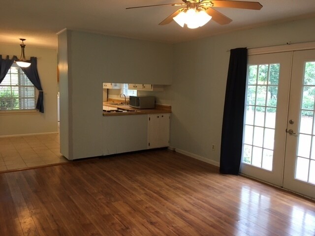 Building Photo - Beautiful Brick Home in Valdosta