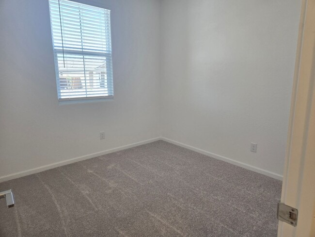 Foto del edificio - 3 Bedroom 2 Bathroom BELLA VISTA FARMS PRE...