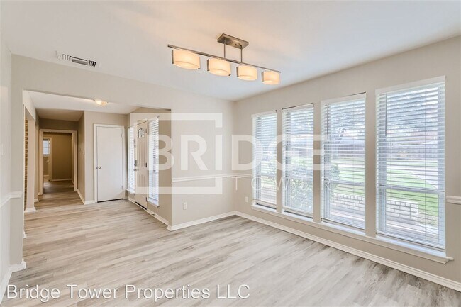 Building Photo - 4 br, 2.5 bath House - 2933 Deep Valley Trail