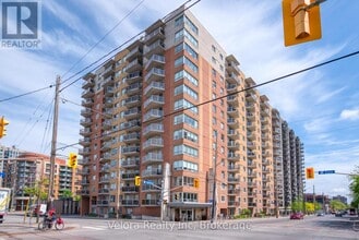 Building Photo - 429 Somerset St W