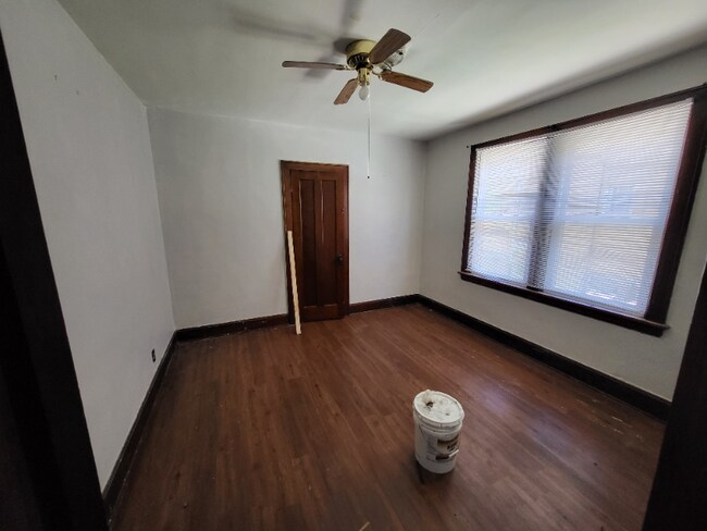 Foto del edificio - 4937 Ralph Ave