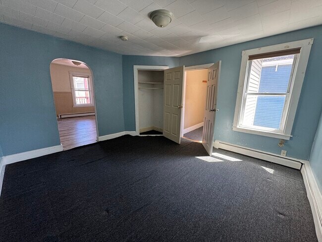 Building Photo - 79 Blossom St