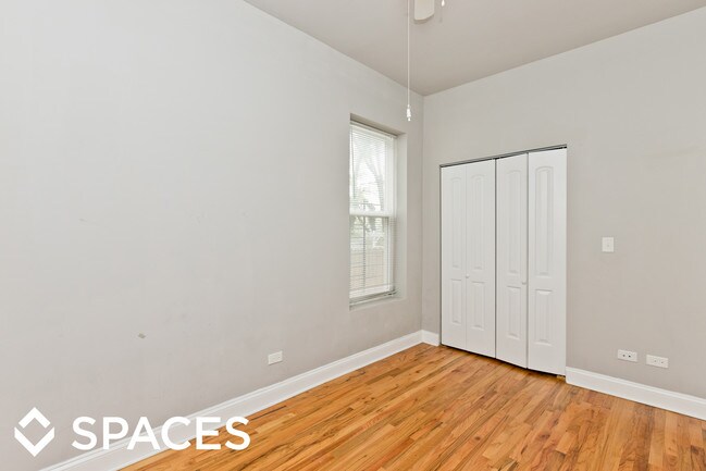 Foto del edificio - 2439 W Hirsch St