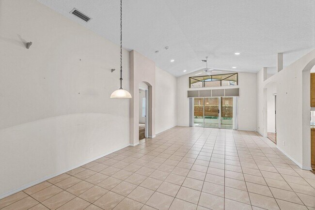Building Photo - 7394 Modena Dr