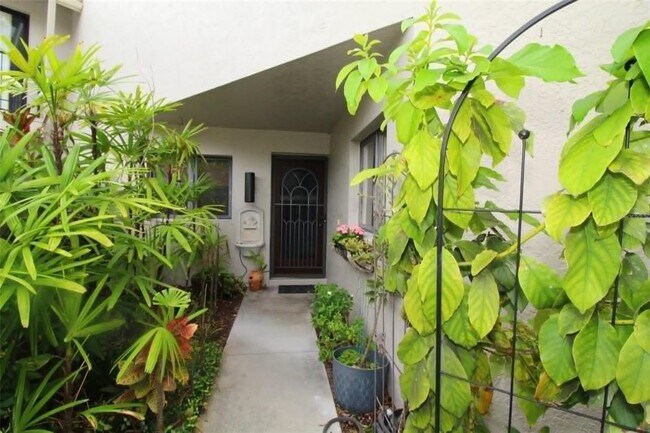 Foto del edificio - 4532 Ascot Cir N