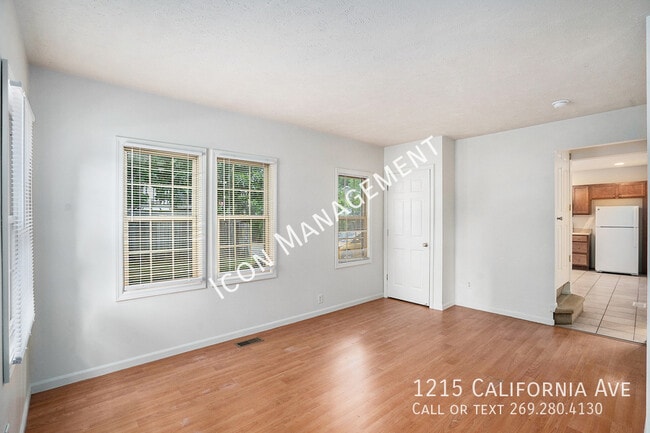 Building Photo - 1215 California Ave