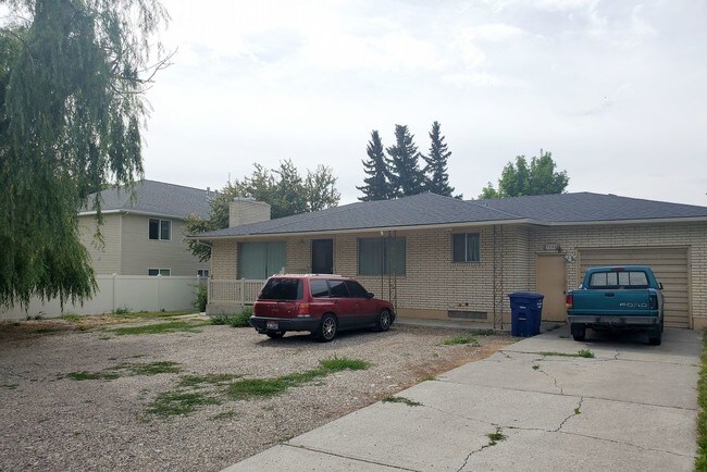 Building Photo - Duplex in Idaho Falls