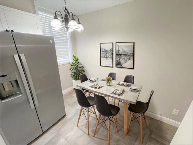 Foto del edificio - 4723 Peabody Ave