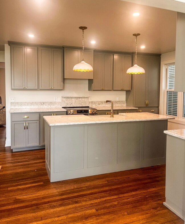 Building Photo - 122 S Main St