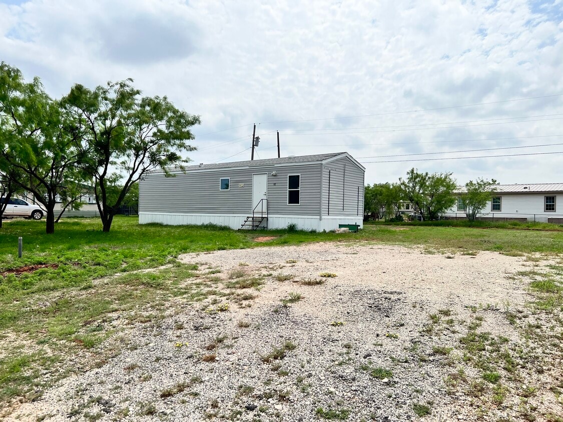 Primary Photo - 117 Seminole St