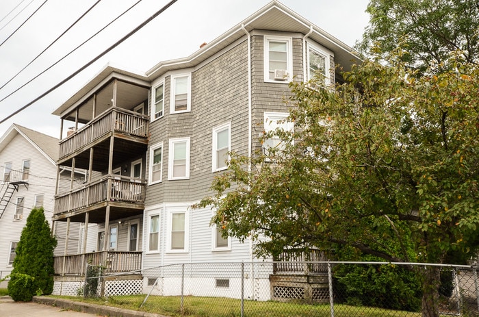 Primary Photo - Super Clean 3RD Fl 2BR (ZRG)