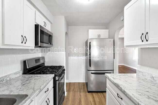 Foto del edificio - 8118 Blanchard Dr