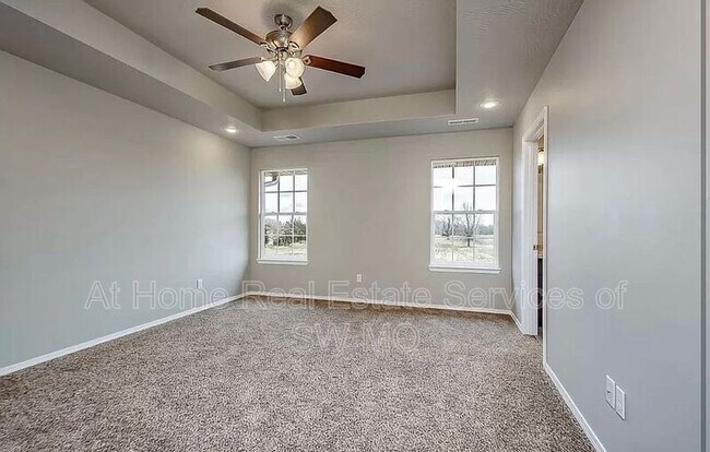 Foto del edificio - 1468 N Opportunity Ave
