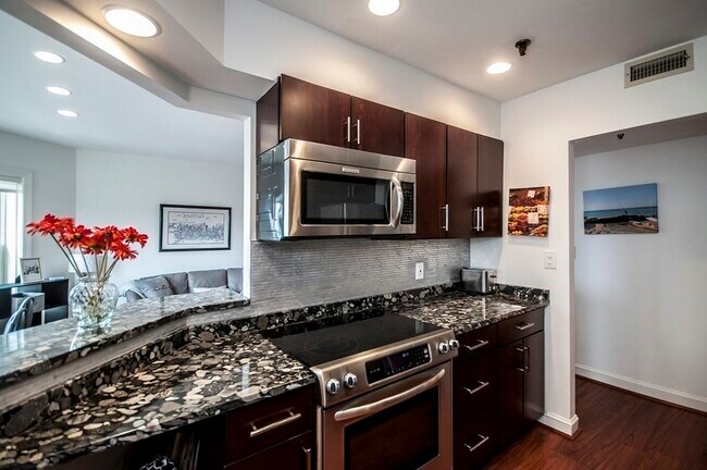 Foto del edificio - 411 Commonwealth Ave