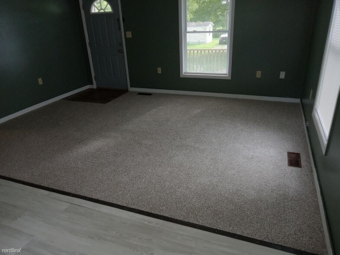Foto del edificio - 3 br, 1.5 bath House - 70 CHURCH RD