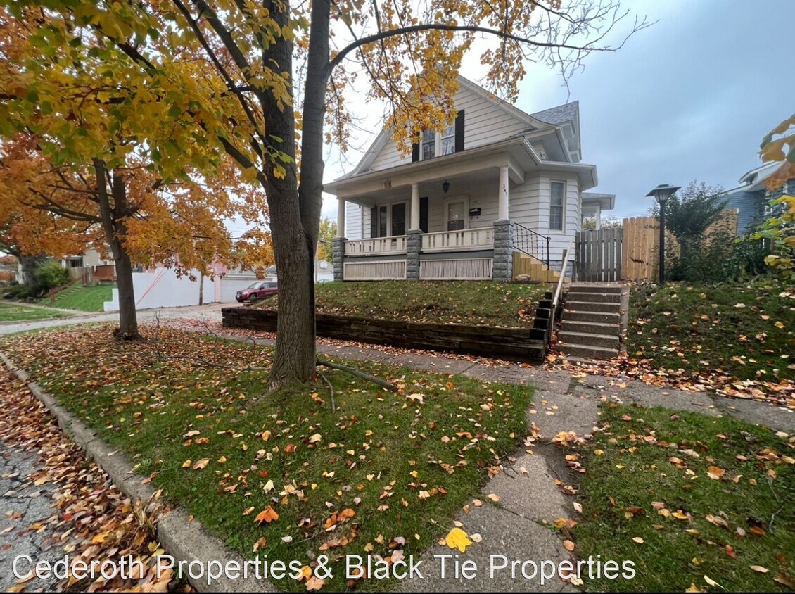 4 br, 2 bath House 345 14th Ave House Rental in Moline, IL