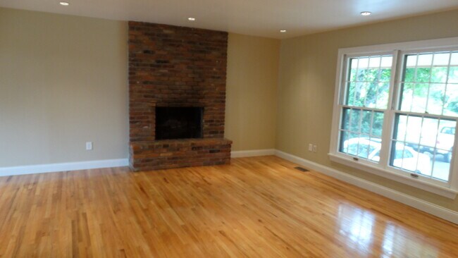 Great Room - 3649 E Morningside Dr