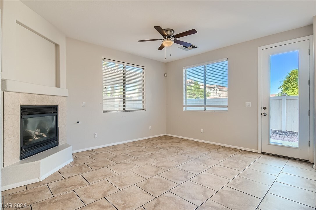 Foto principal - 5276 Vine Hill Ct