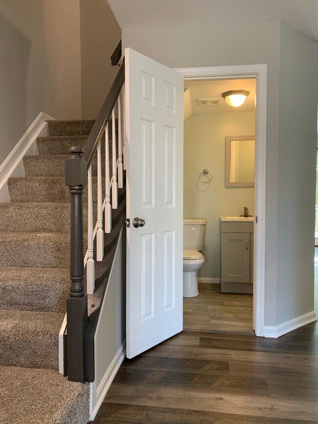 Main level Half bath - 1348 Cox Cove Ct