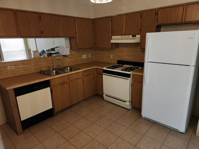 Building Photo - 10616 Lanshire Dr