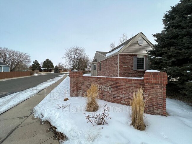 Building Photo - 3950 W 12th St