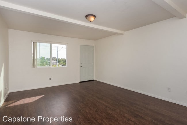 Building Photo - 2 br, 1 bath Apartment - 401-407 Aurora St
