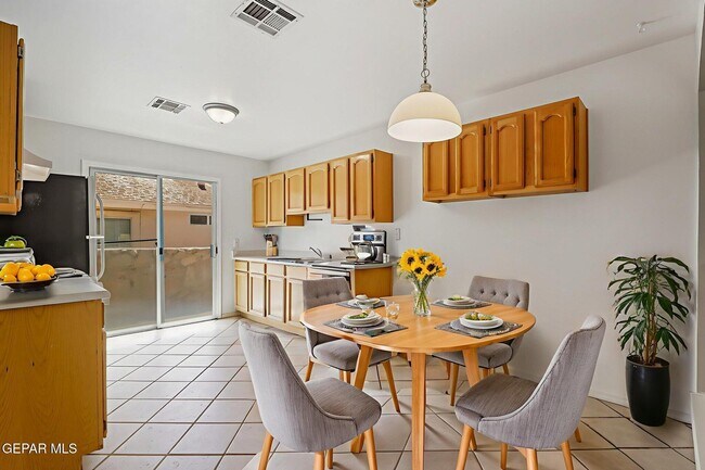 Foto del edificio - 12504 Jon Evans Dr