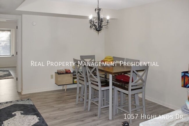 Building Photo - 1057 Highlands Dr