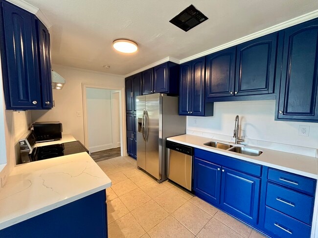 Building Photo - 113 Tinsley Dr