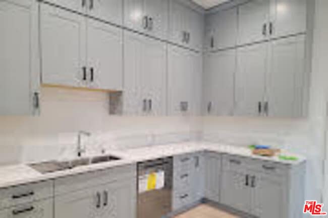 Foto del edificio - 1430 N Brighton St