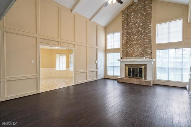 Foto del edificio - 5 br, 3 bath House - 20015 Lucia Lane
