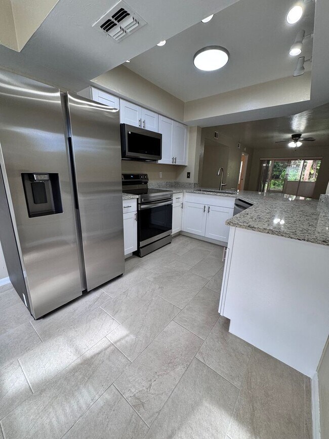 Foto del edificio - ANNUAL RENTAL - 2/2 CONDO IN PINE HAVEN WI...