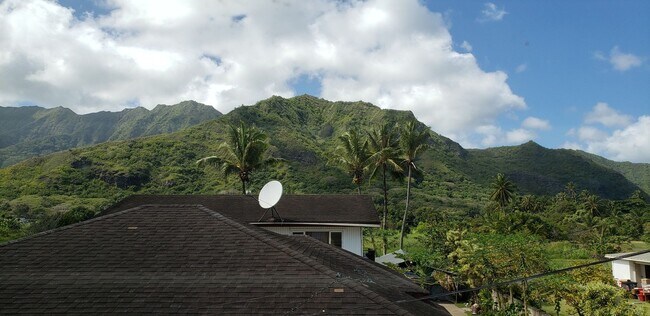 Building Photo - Hauula