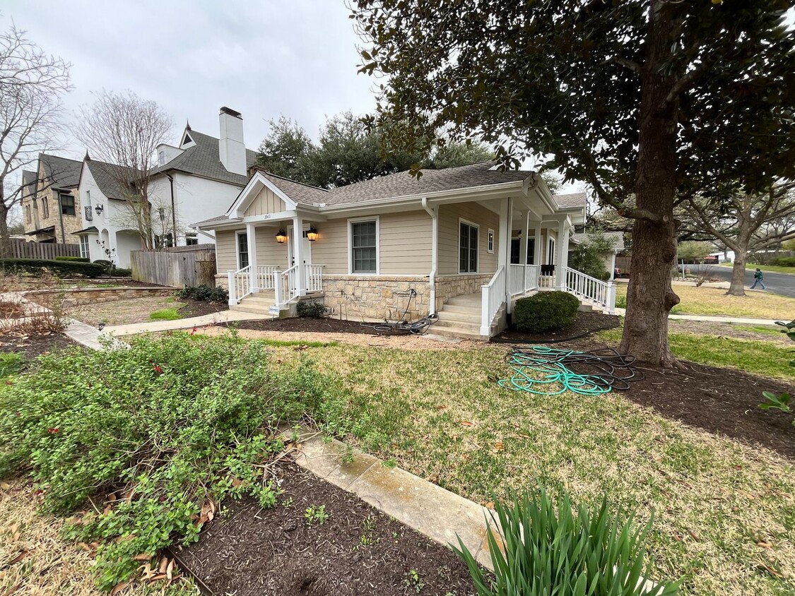 Primary Photo - Charming Tarrytown Chateau