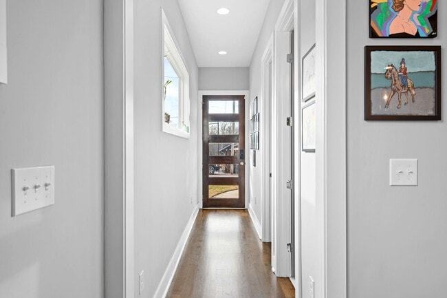 Building Photo - 229 Duke St