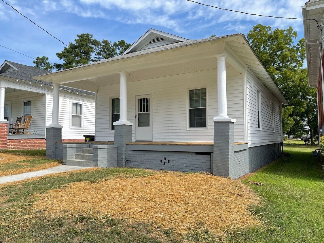 115 Franklin St, South Hill, VA 23970 House Rental in South Hill, VA