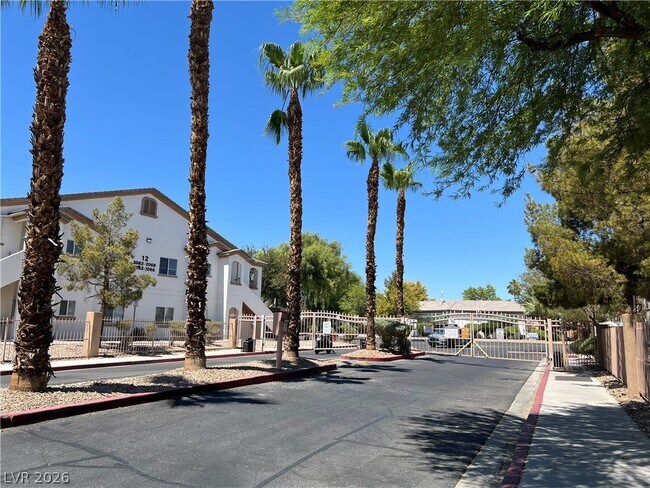 Foto del edificio - 5650 E Sahara Ave