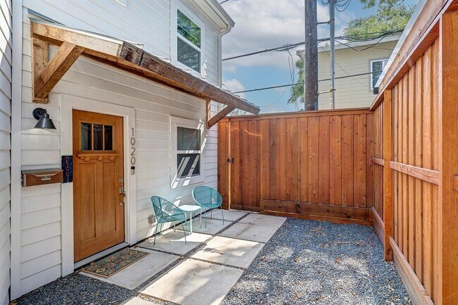 Foto del edificio - 1020 Heights Blvd