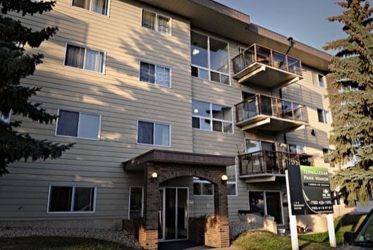 Building Photo - Terwillegar Park Manor