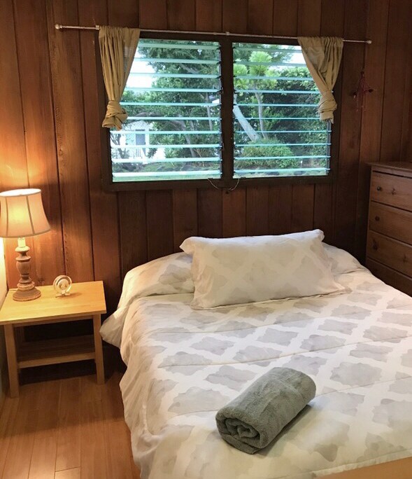 bedroom sanctuary - 1082 Kaluanui Rd